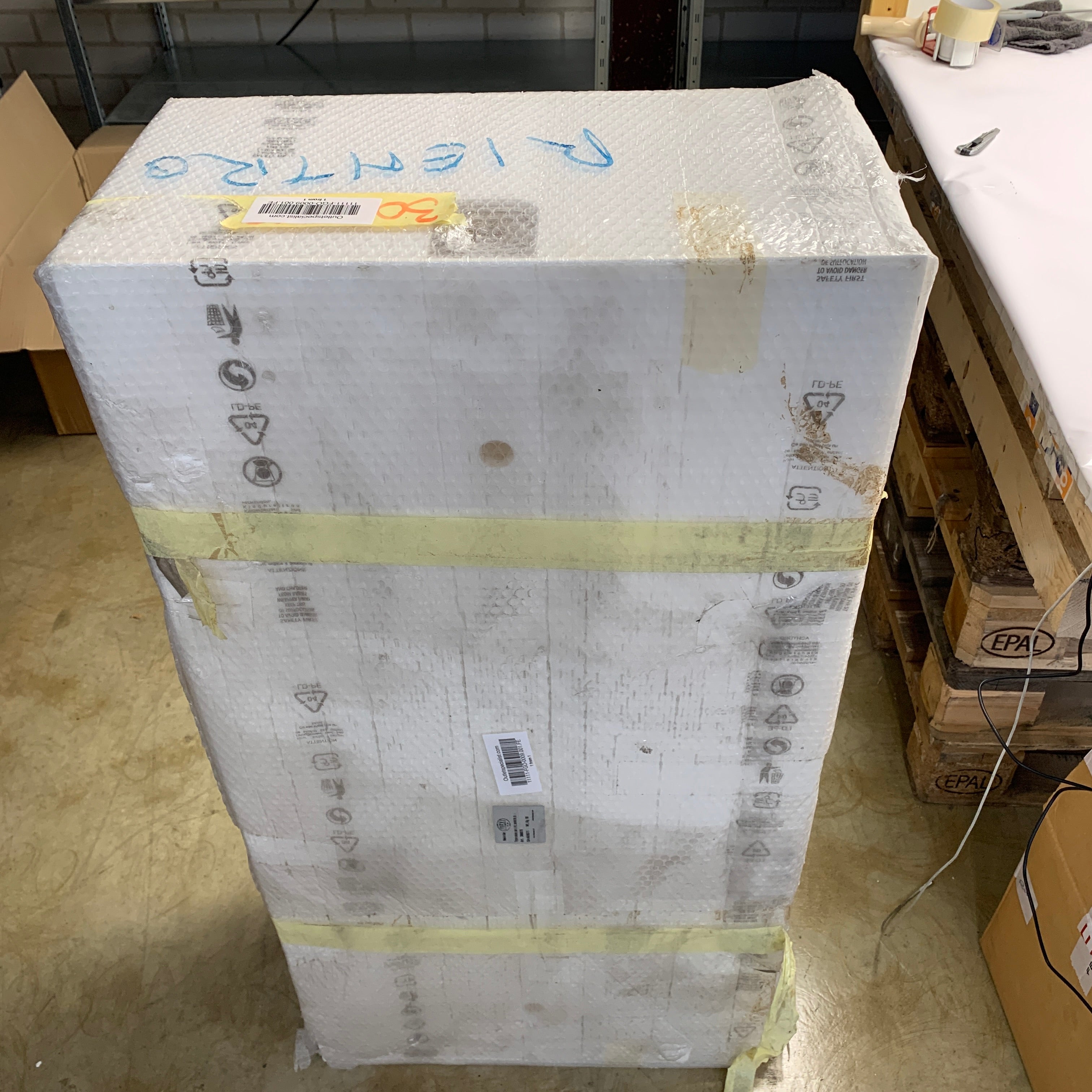 FEIT 306078 Caixa para 4 baterias branca com 1140 x 560 x 296 mm