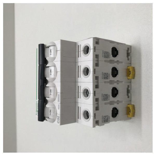 Schneider Electric Acti9 iC60 - Διακόπτης / iC60N - 4P - A9F79432