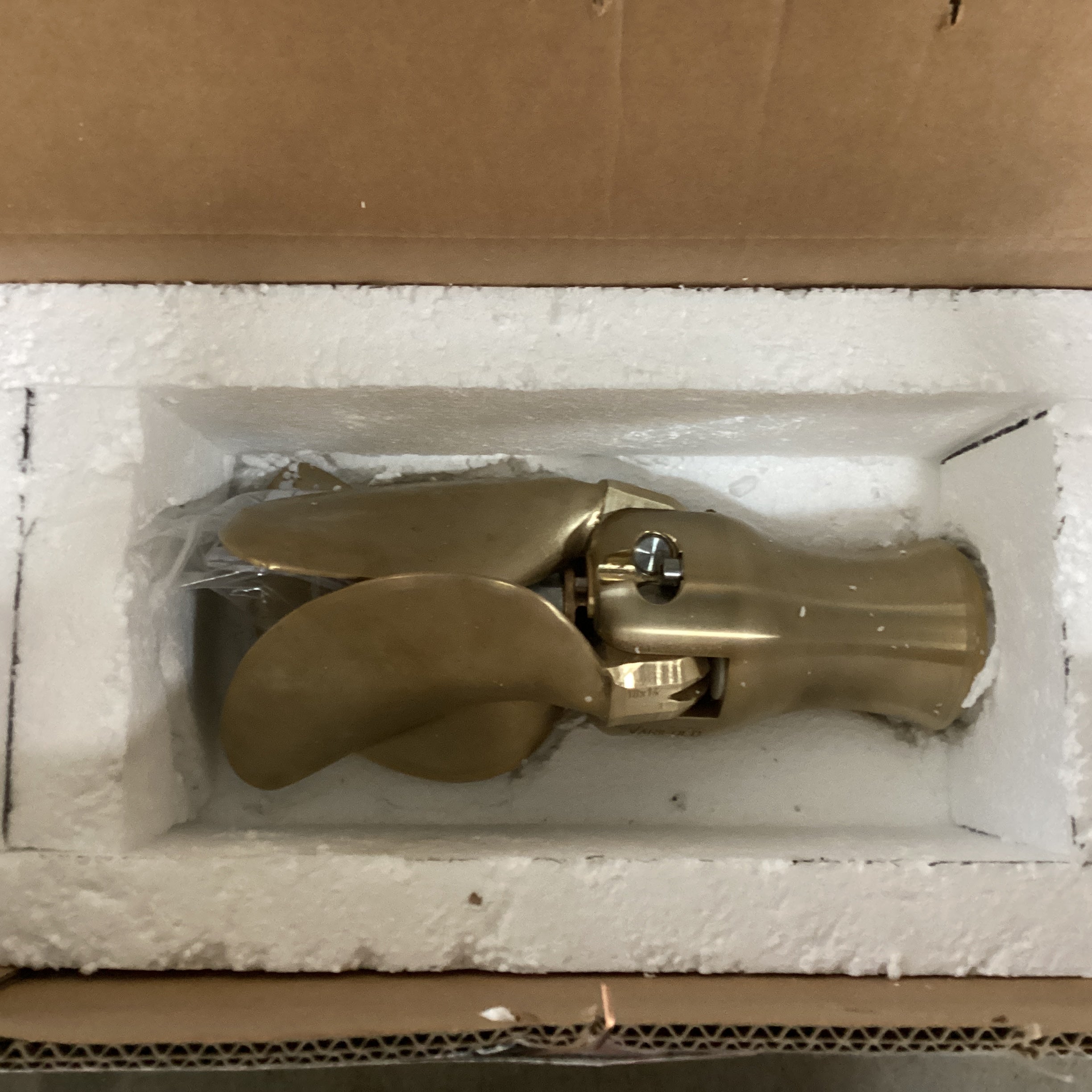 Varifold VF108 3-leaves bronse foldeskrue 18 x 14 venstre sving