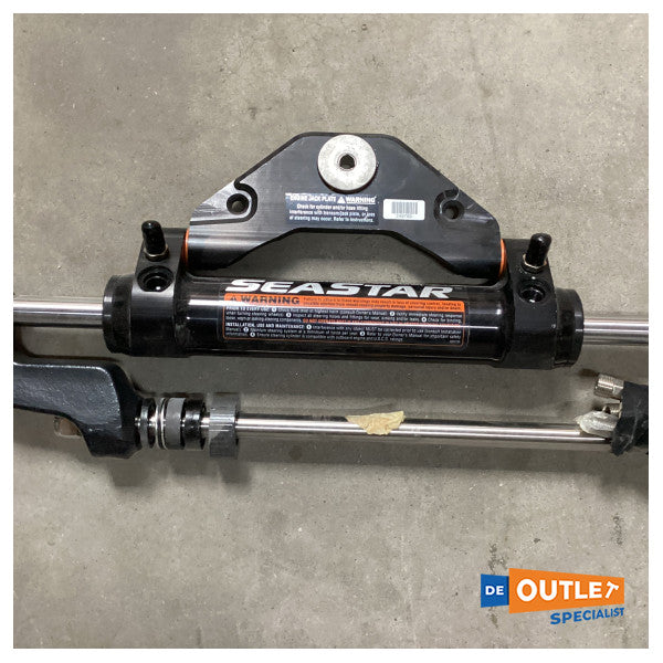 SeaStar HC5345-3 の 300 HP までの油圧ステアリング シリンダー