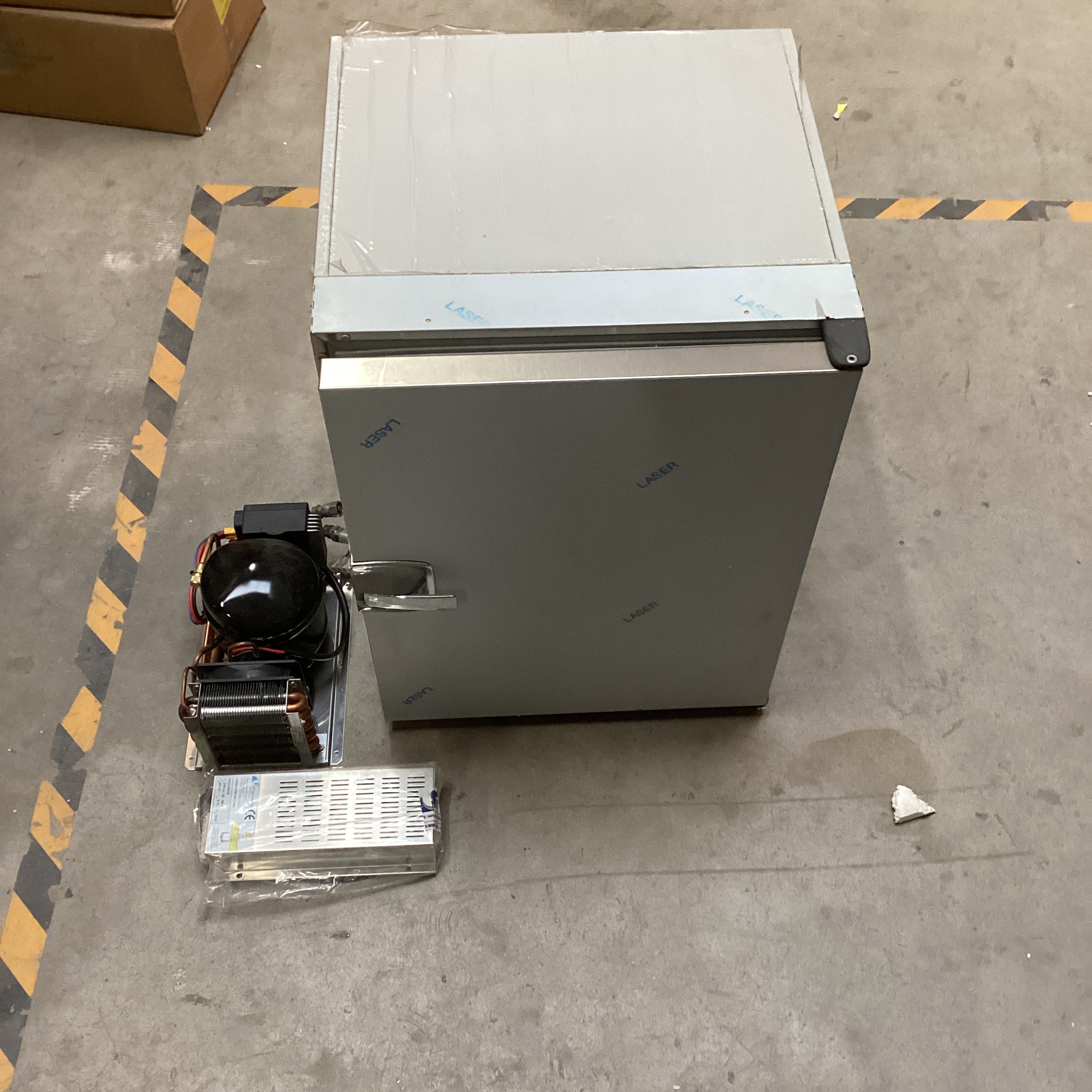 Frigonautica FR80AC 80L rostfritt stål kompressorkylskåp inklusive frys