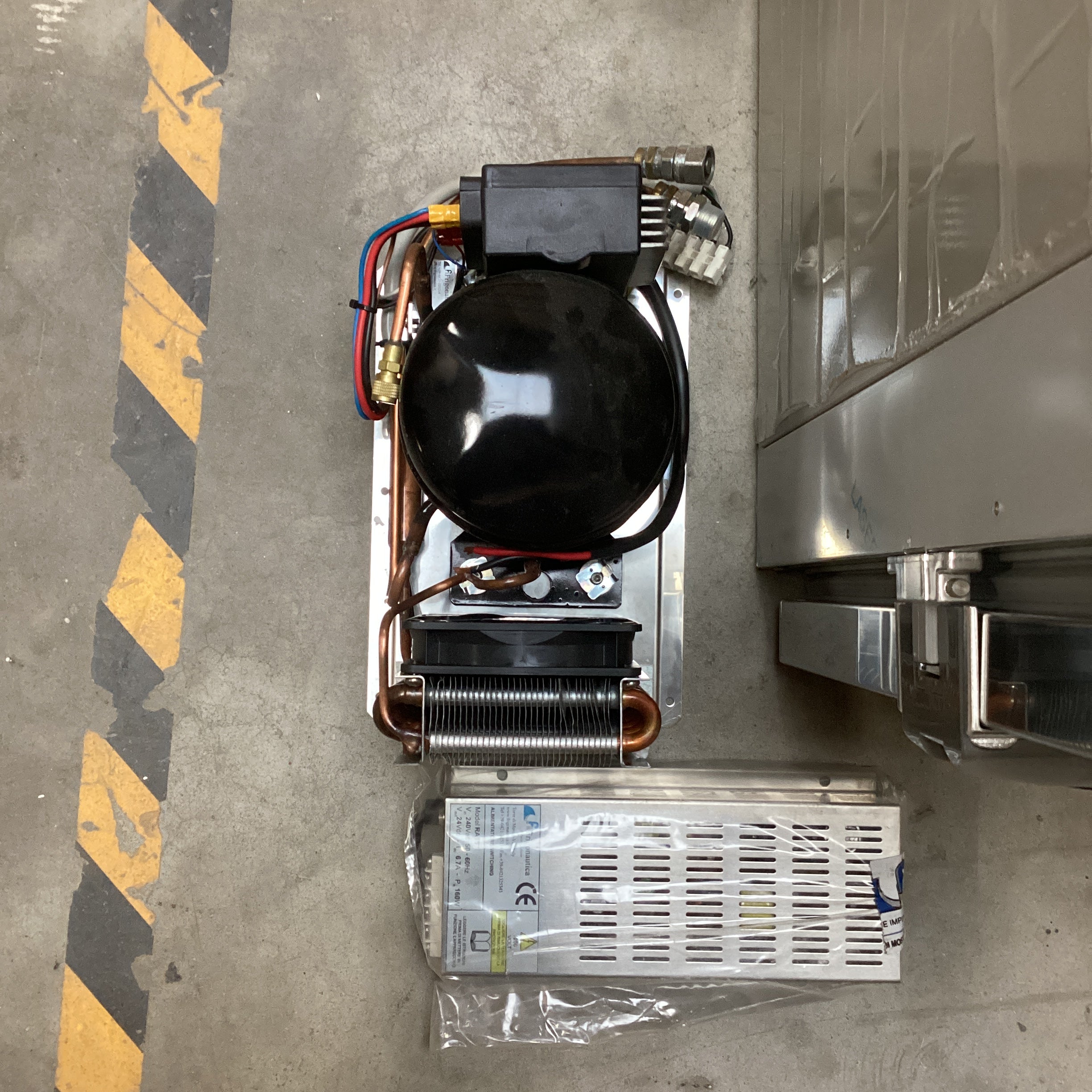 Frigonautica FR80AC 80L rostfritt stål kompressorkylskåp inklusive frys