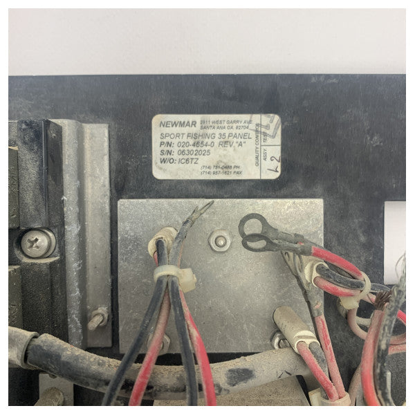 Gulf Craft Sport Fishing 35 AC | DC розподільний щит 12 - 230V - 020-4654-0