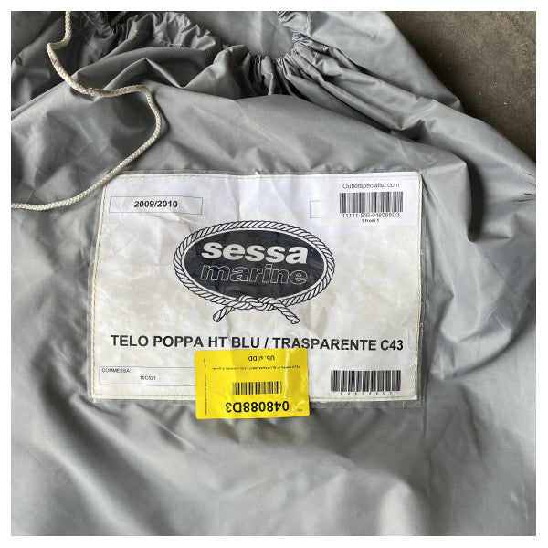Sessa Marine C43 cubierta de popa azul transparente