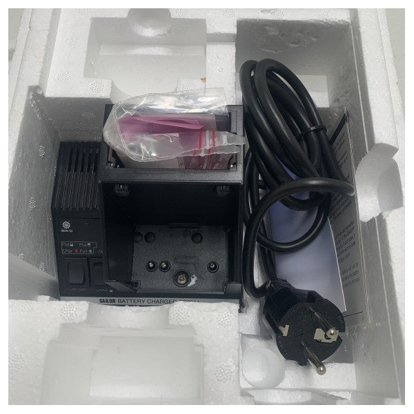 Carregador de baterias marítimas Cobham Sailor SP3911 - Carregador de baterias para barcos durável e compacto - S-803911