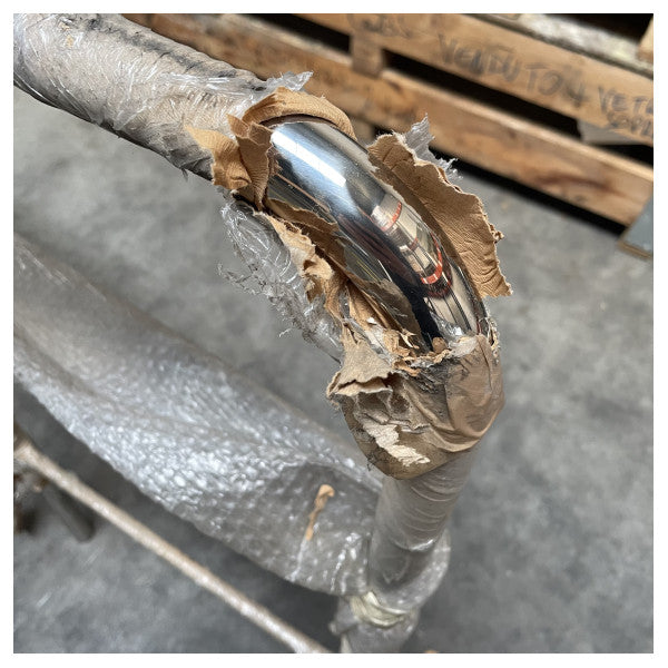 Ferretti Yachtsin ruostumattomasta teräksestä valmistettu merikahva Flybridgea varten - 224887 