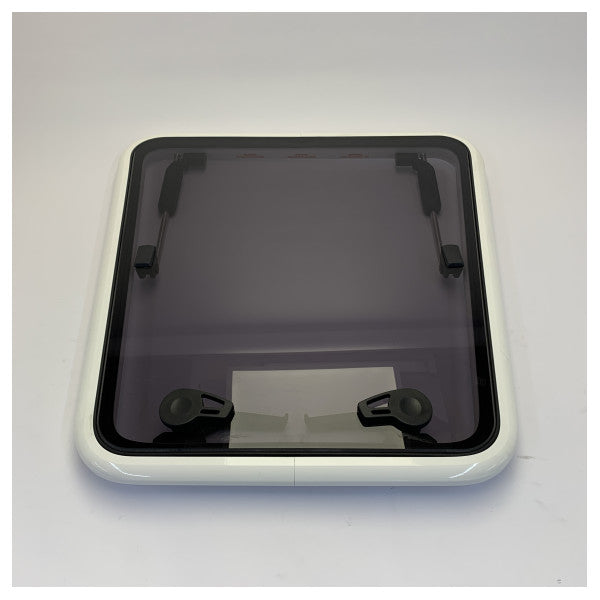 Lewmar Low Profile Hatch 658 x 629 mm - Telaio bianco Acrilico grigio - 30252100 
