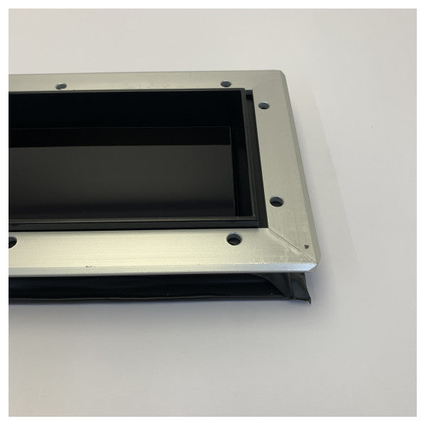 Lewmar Flush Mitre Portlight 150x600mm tummanharmaa musta 