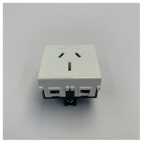 Vimar 14262 Plana australsk standard stikkontakt 2P+E 10A 250V planmonteret 