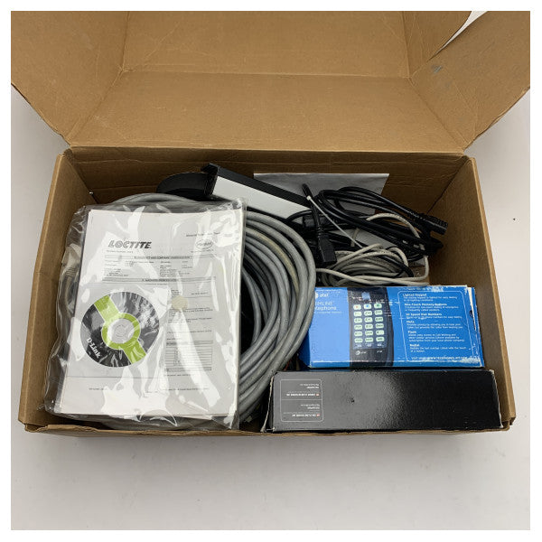 نظام الأقمار الصناعية البحرية KVH TracPhone V3 Silver VSAT للتواصل الموثوق للسفن 