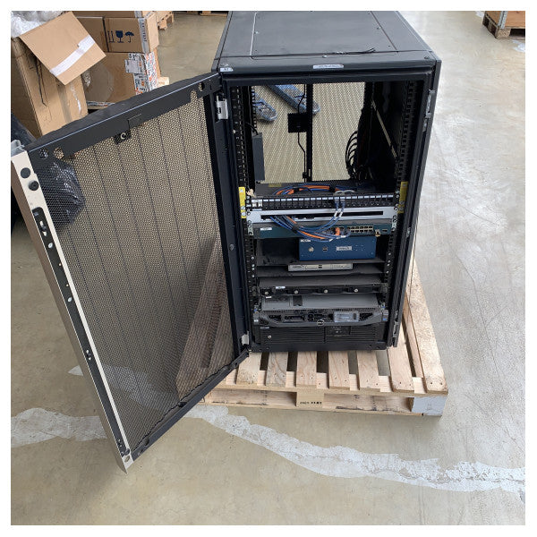 Armadio rack per server HP 10622 G2 Series con porta ventilata bloccabile 