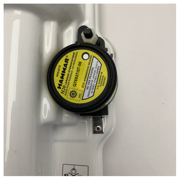 フロートフリーコンテナ KANNAD 406 PRO �� 信頼性の高い海上緊急安全装置