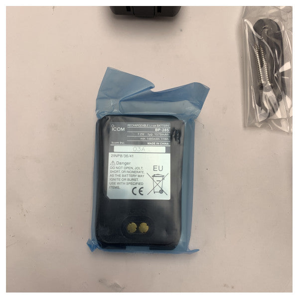 Güvenilir İletişim için DSC'li Icom IC-M93D Su Geçirmez VHF El Deniz Telsizi