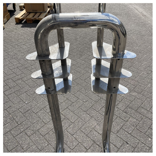 Riva 115 Edelstahl Lichtschacht | Radarhalterung