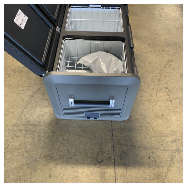 Dometic CFX5 75DZ ポータブルコンプレッサークーラー 75L - アウトドアおよびマリン用のデュアルゾーン冷蔵庫冷凍庫 