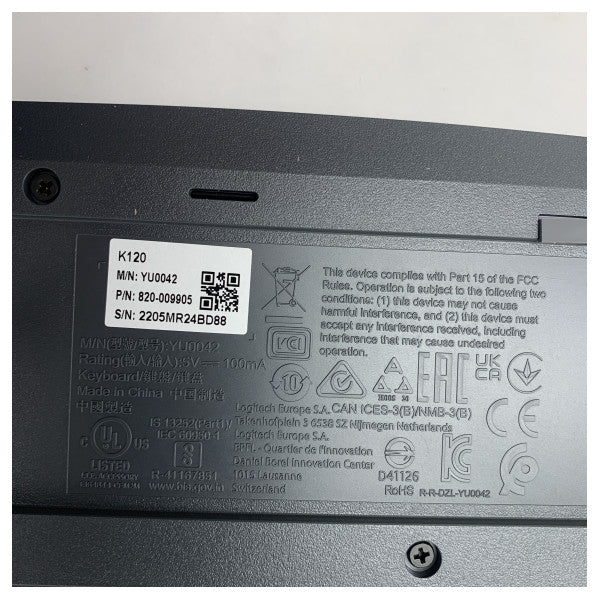 لوحة مفاتيح USB سلكية Logitech K120 باللون الأسود 