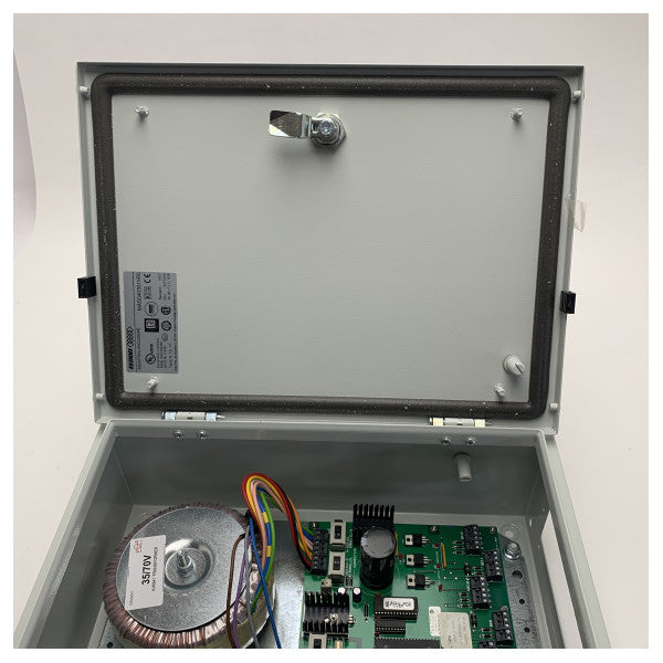 AMI Marine X941-E 35/70 - Модул на интерфейса на стъпковия двигател Processor - NMEA 0183 данни в наследствени DC стъпкови сигнали 