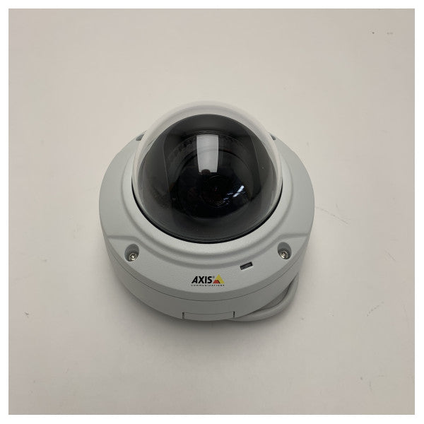Cámara Mini Dome Marina Axis M3025-VE - Seguridad a Prueba de Agua y Vandalismo de 2MP para Barcos 