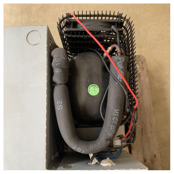 ثلاجة تبريد بضاغط تبريد Isotherm CR85L/V سعة 85 لتر 12/24 فولت