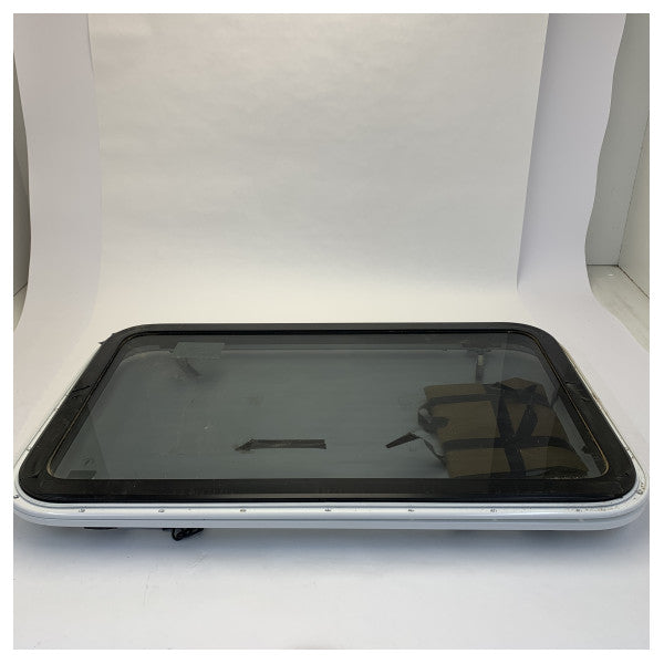 نافذة فتح مطلية بالألمنيوم الأبيض من تريند مارين 875 × 515 مم 