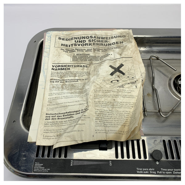 Dometic Origo 4100 ruostumattomasta teräksestä valmistettu 2-polttiminen alkoholiliesi ilman lasilevyä.