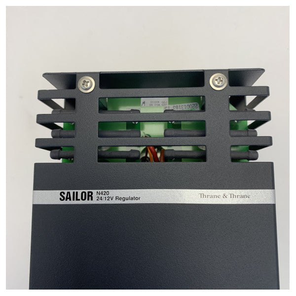 منظم الطاقة Sailor S-80042010 بجهد 12 و 24 فولت 