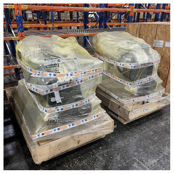 Cummins QSC8.3 600 HP Zeus joystick-kontrollert dobbelt motorsett 