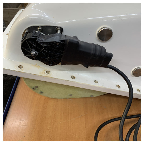 Max Power Compact Retract 85 KGF Bowthruster 24V Retrátil - 317822 