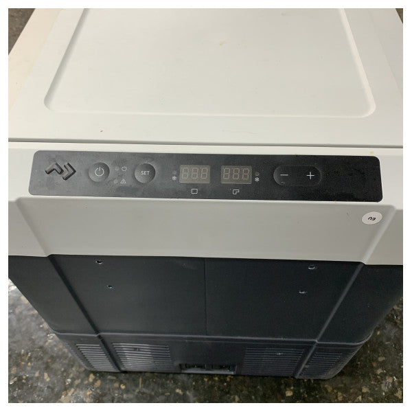 Dometic صندوق مبرد CFF-70 DualZone بسعة 70 لتر 12/24/230 فولت باللون الرمادي - 9600028329 