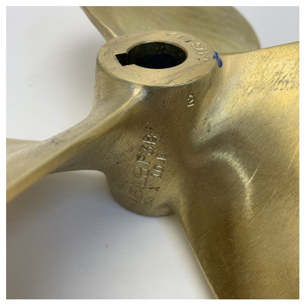 Vetus P3B13x10R potkuri 3-lapainen 13 x 10 tuumaa oikea 