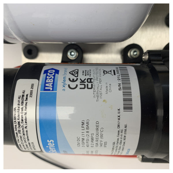 Jabsco Par-Max 2.9 フレッシュウォーターポンプシステム（蓄圧器付き）12V 