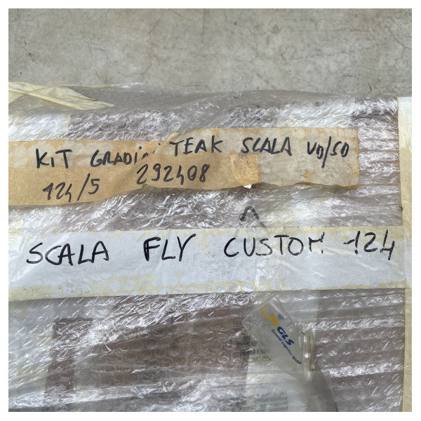 CRN Teakholz Stufen für Custom Line 124 Flybridge Treppe - 292408