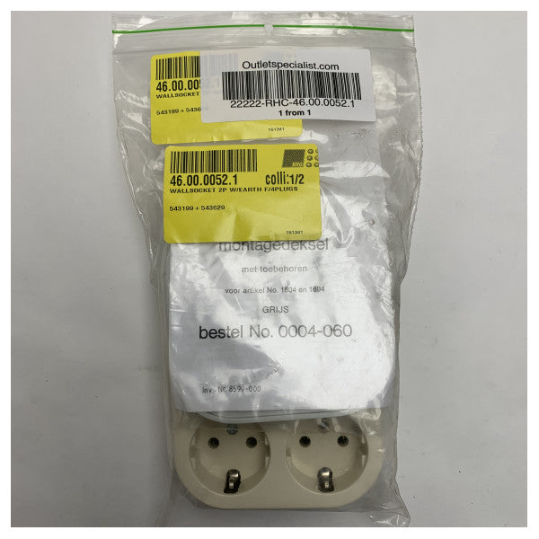 耐候性と耐久性のある4つのダブルコンセント付きマリングレード電源壁ソケット