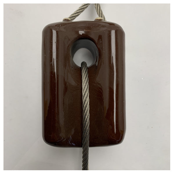 Marine-Keramikkabelisolator mit Edelstahlklemmen - wetterfester und langlebiger Schutz für Offshore- und Schiffsanwendungen