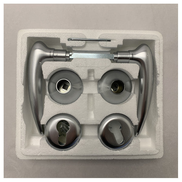 Poignée de porte chromée Olivari M158RY8 - Design moderne durable et résistant à la corrosion pour une utilisation marine