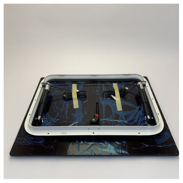 Lewmar električni krovni otvor crni s aktuatorom - 30344400 