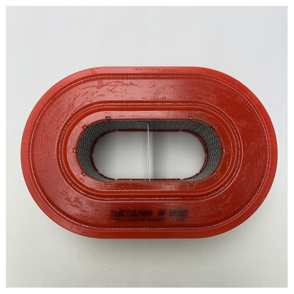 Inserção do filtro de ar do motor FleetGuard AF25322