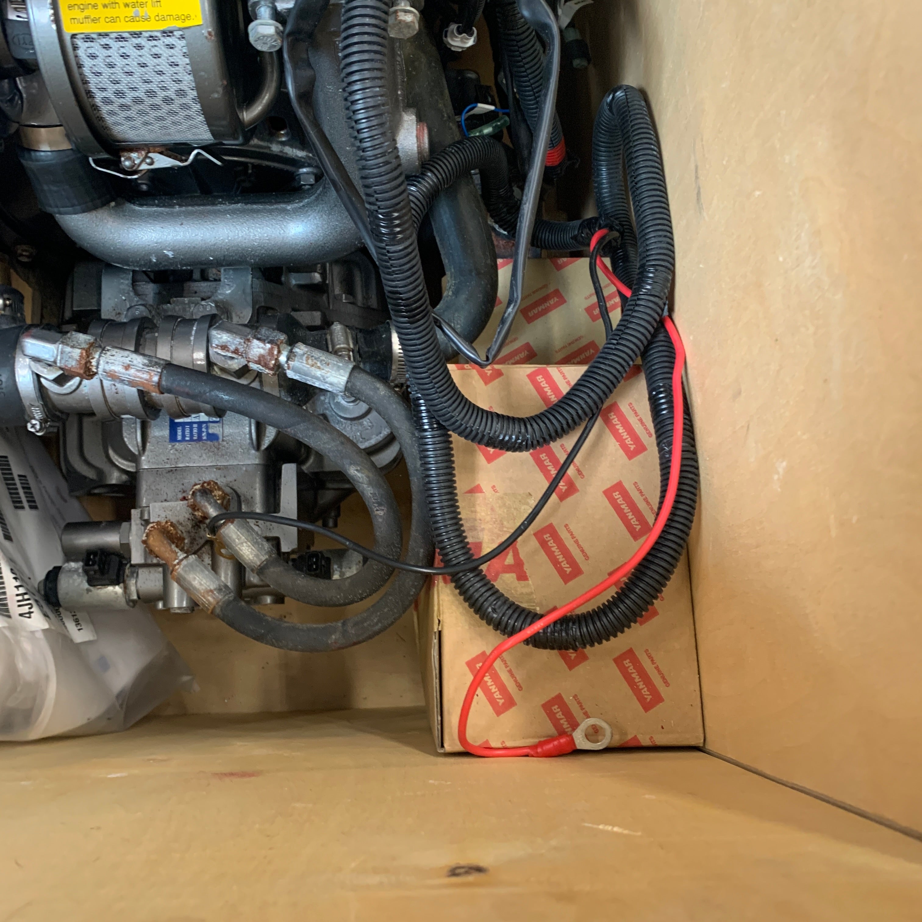 Yanmar 4JH110 110 HK marinedieselmotor med ZF25A-kobling - 4JH110-CR-ZF25A