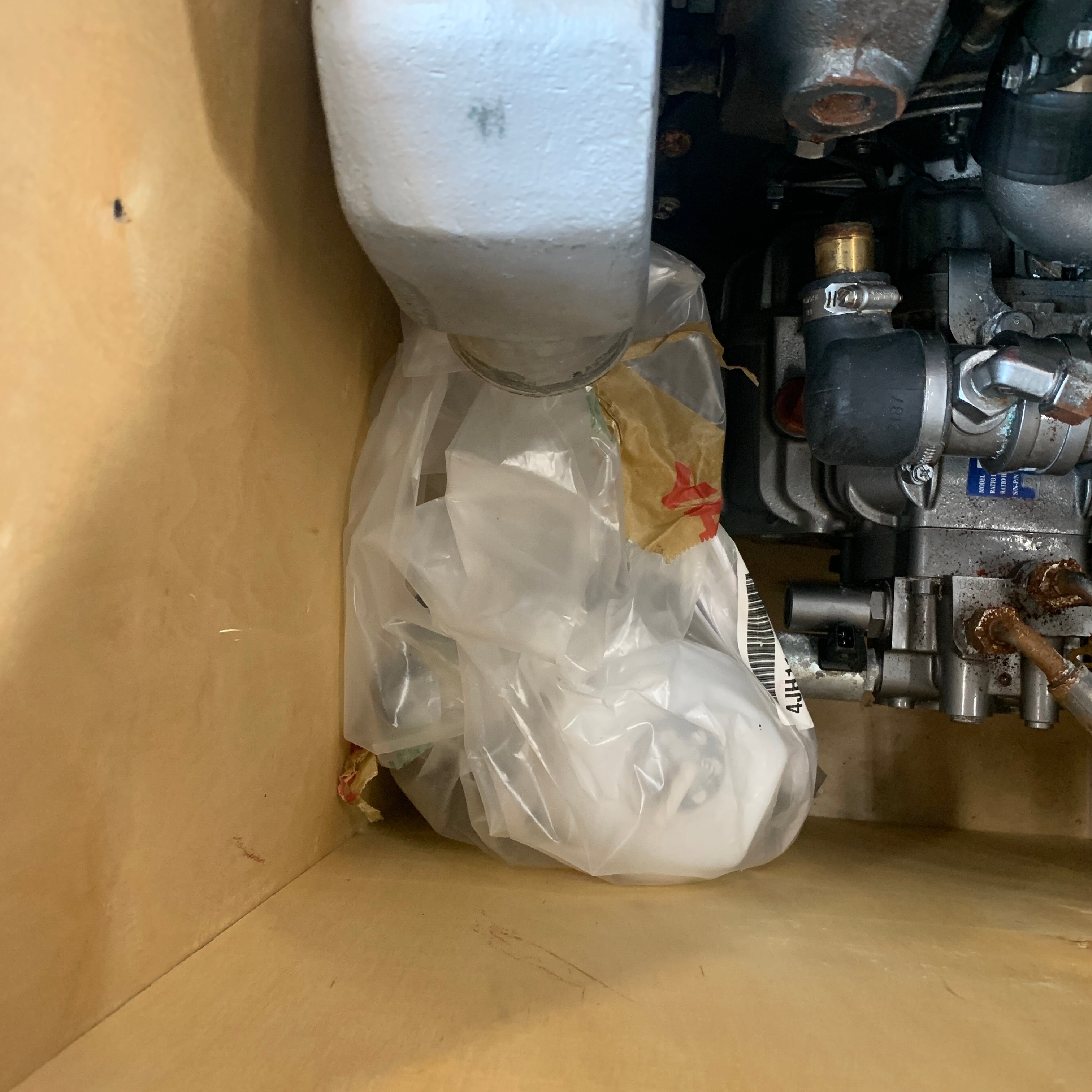 Yanmar 4JH110 110 HK marinedieselmotor med ZF25A-kobling - 4JH110-CR-ZF25A