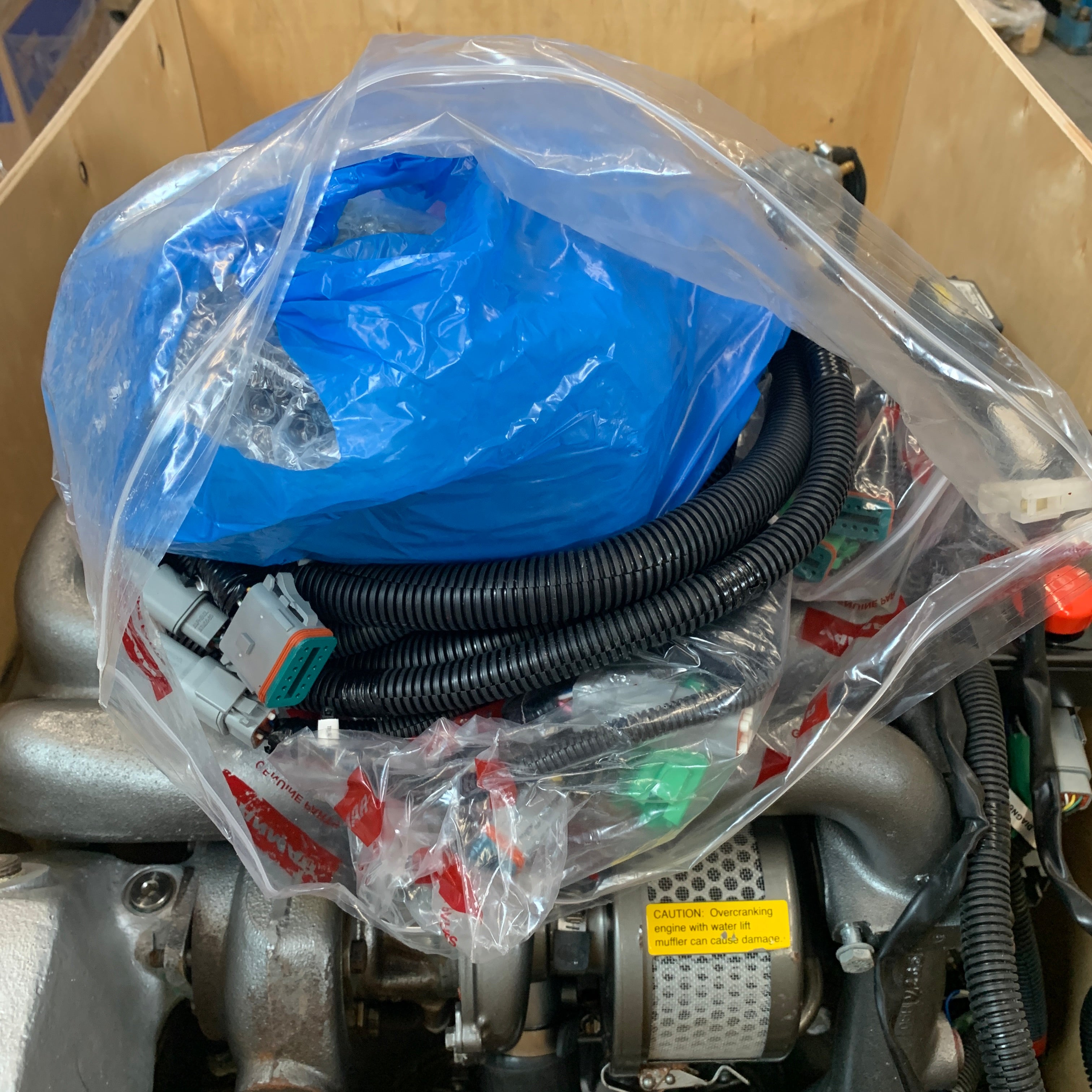 Yanmar 4JH110 110 HK marinedieselmotor med ZF25A-kobling - 4JH110-CR-ZF25A