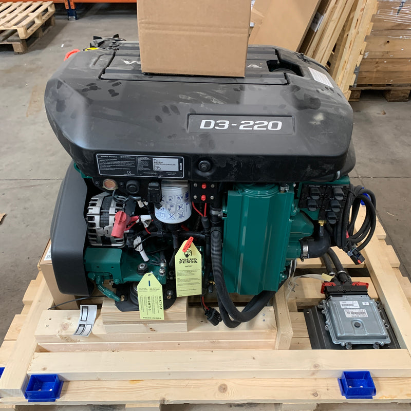 Volvo Penta D3-220 5-Zylinder 220 PS Schiffsdieselmotor Bobtail