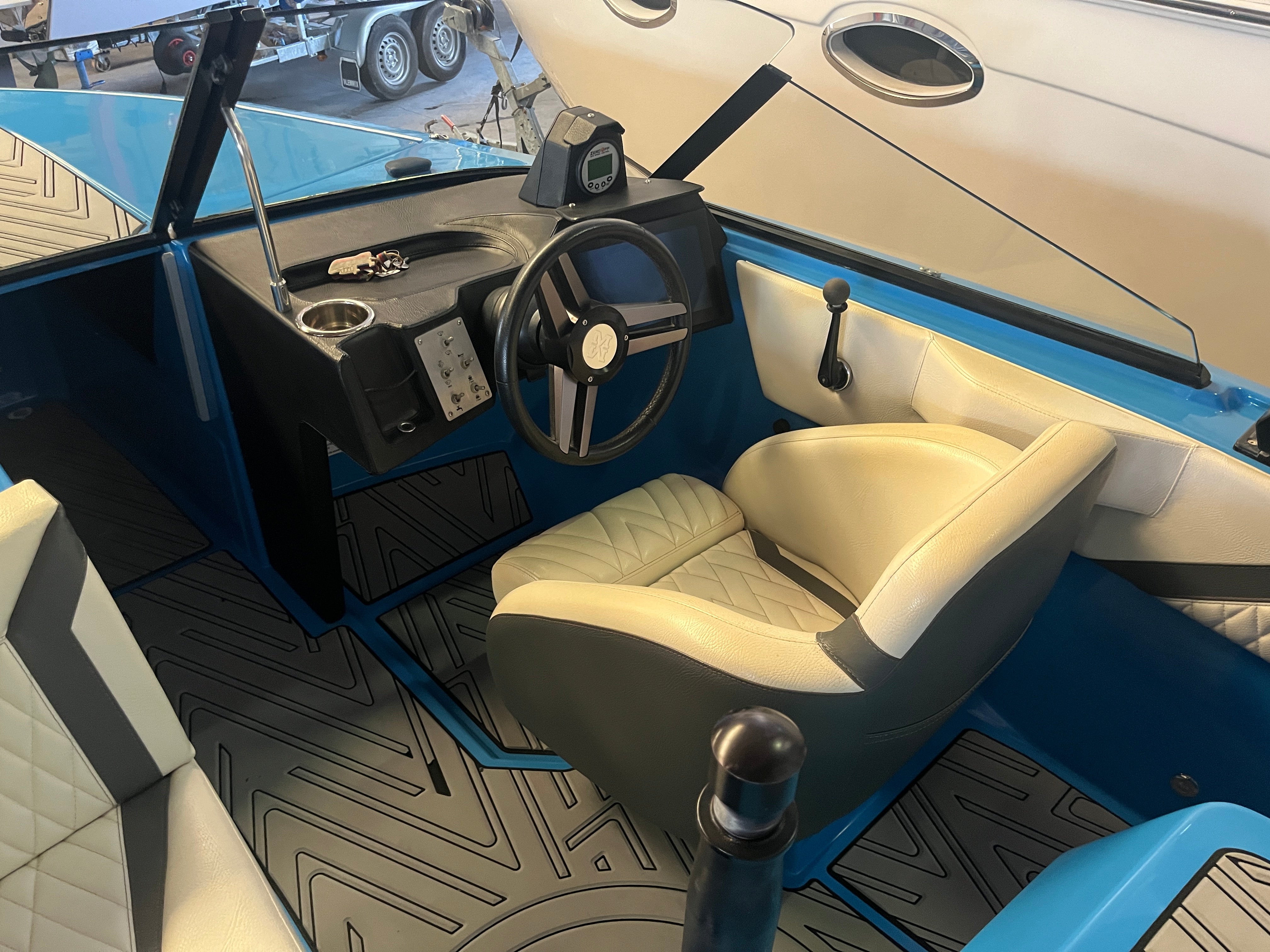 Човен для вейкбордингу та водних лиж Method Wake Ski 6.2 з 440-сильним двигуном BLUE 2020