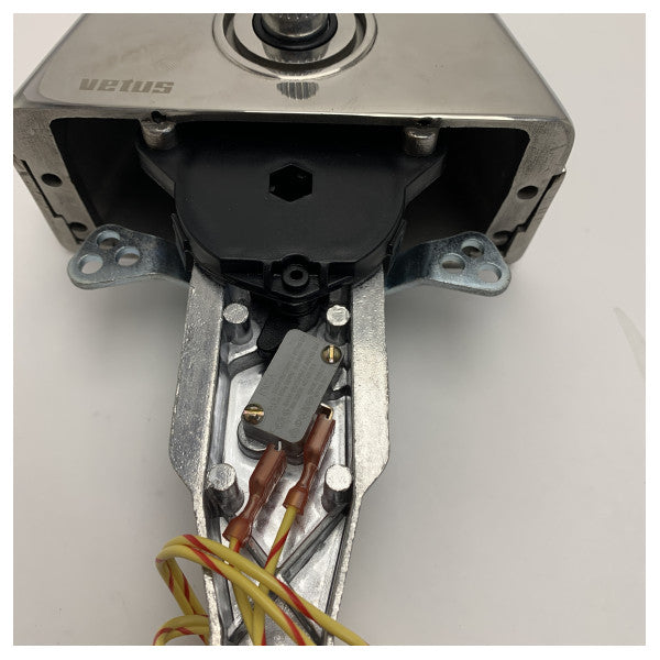 Vetus RCTOPS з одним двигуном з ручним керуванням зверху