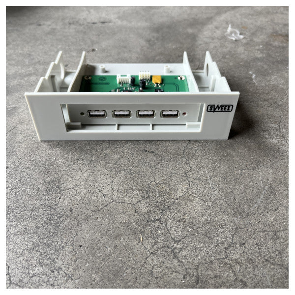 Sweex intern USB 2.0-hubb med 4 portar för tillförlitlig USB-expansion i marina och elektroniska system