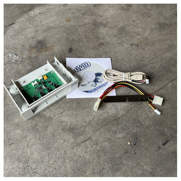 Sweex intern USB 2.0-hubb med 4 portar för tillförlitlig USB-expansion i marina och elektroniska system