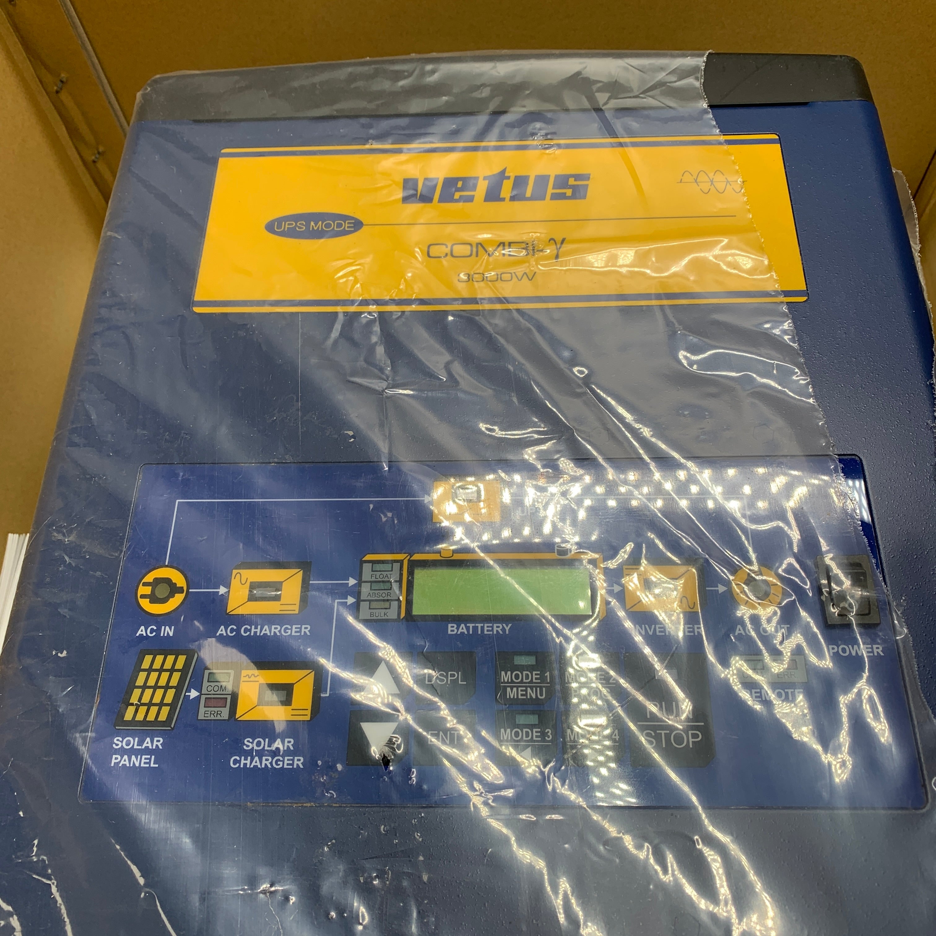 Зарядний пристрій / інвертор Vetus Gamma 3000 Вт / 12 В / 140 А / інвертор - COMBI3012