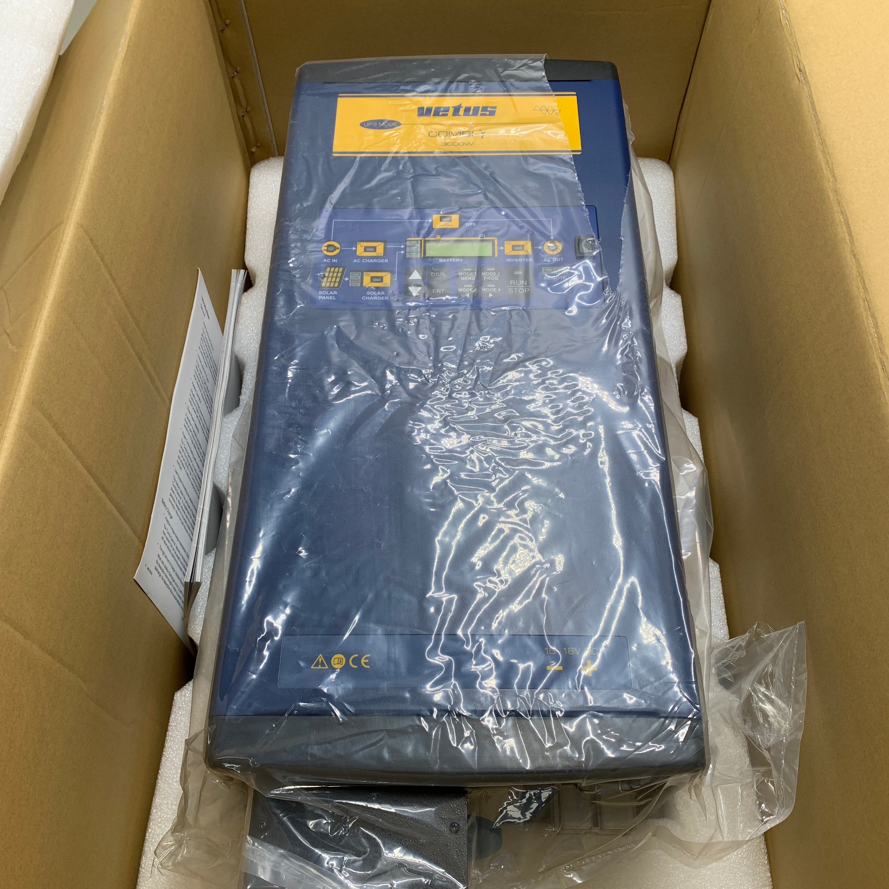 Зарядний пристрій / інвертор Vetus Gamma 3000 Вт / 12 В / 140 А / інвертор - COMBI3012