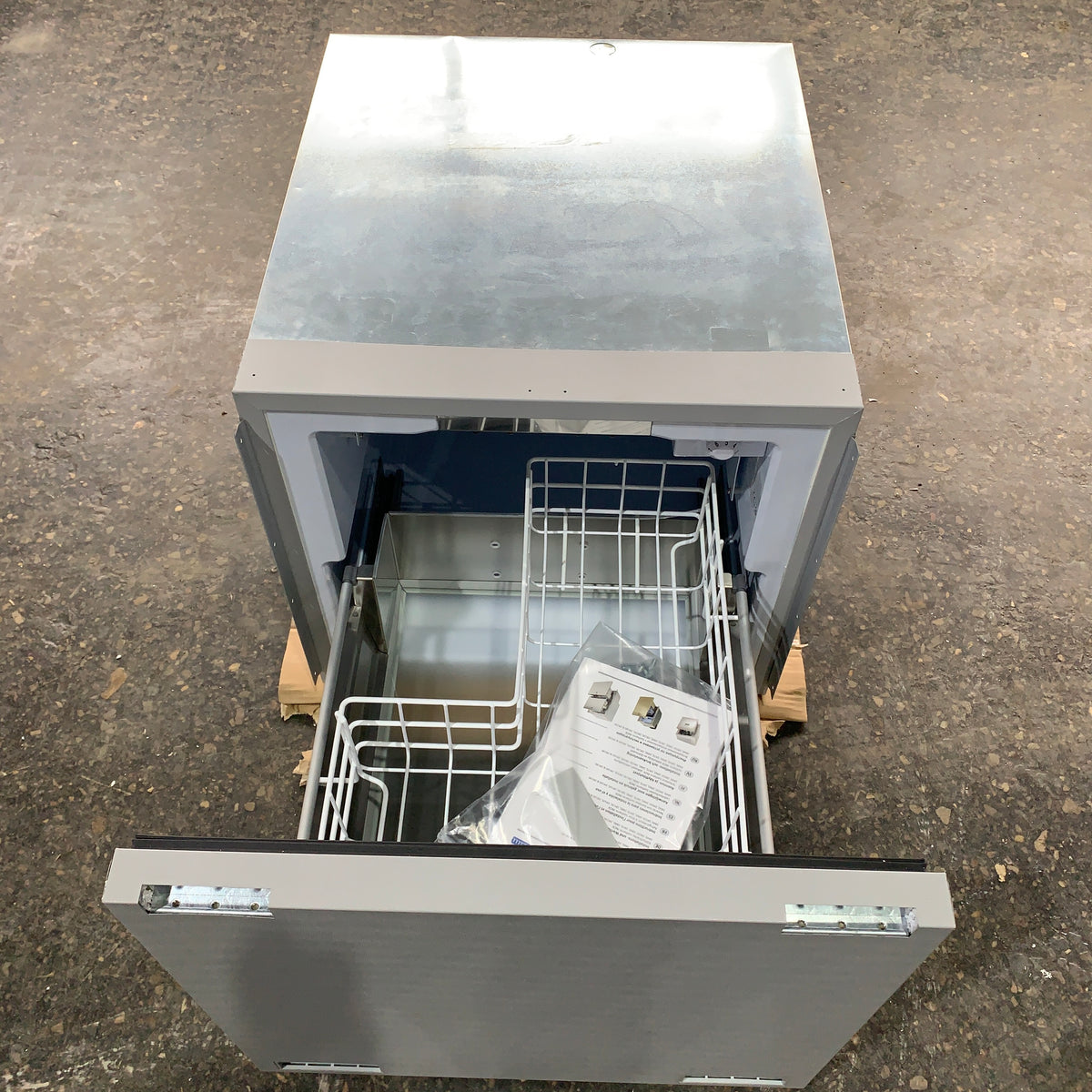 Isotherm DR100 100L Congélateur à tiroir panneau personnalisé 12/24V - D100DNLCP13111 