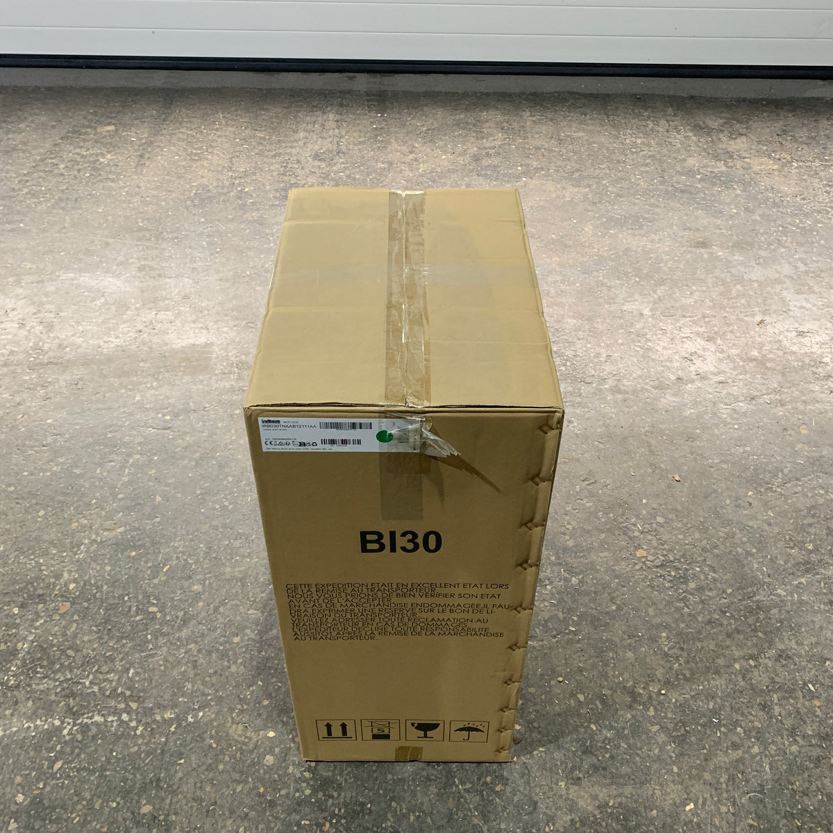 Isotherm BI30 Refrigerador Marinho de Encastrar 30L 12/24V com abertura superior - IRB030TNAAB12 