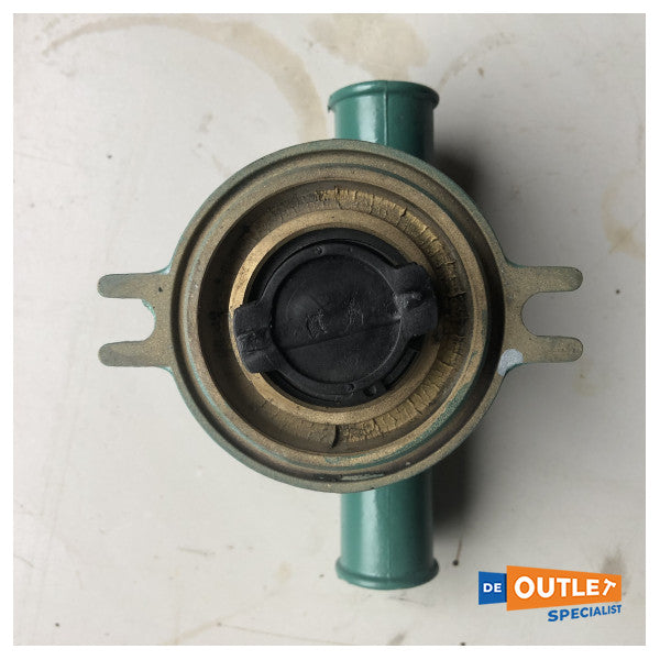 ボルボ・ペンタ TAMD31M 冷却水ポンプ 中古 - 3583115